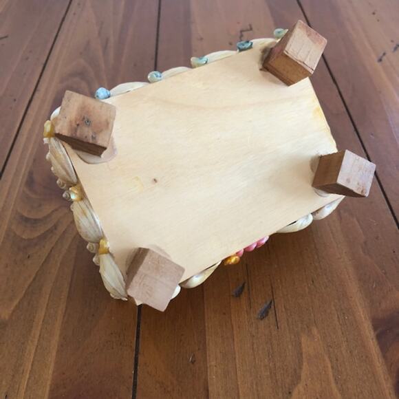 Vintage Boho Cowrie Shell Box, Trivet & Plant Hanger Bundle - Picture 8 of 11